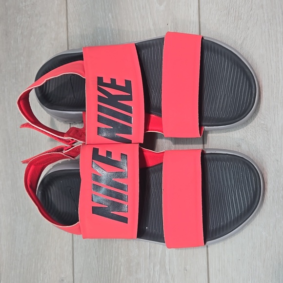 Nike Women Tanjun Lightweight Logo Red Hook&loop Sandals Shoes Sz 10 - Picture 3 of 11